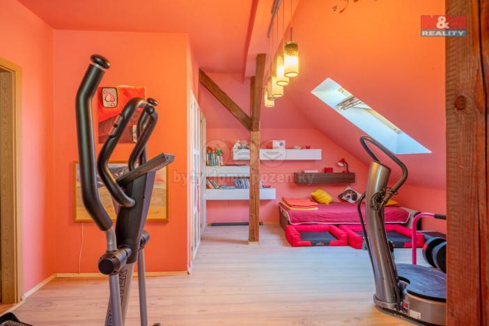 Prodej rodinného domu, Hajany, 285 m2