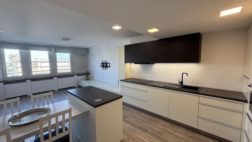 Prodej bytu 3+kk, Zlín, Osvoboditelů, 79 m2