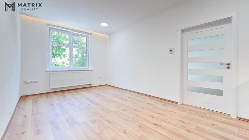 Prodej bytu 2+kk, Králův Dvůr, náměstí Míru, 55 m2