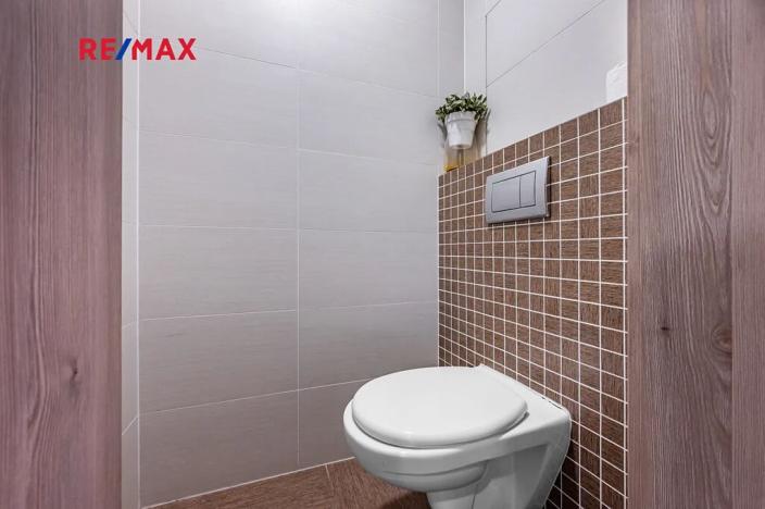 Pronájem bytu 1+kk, Praha - Vršovice, Petrohradská, 30 m2