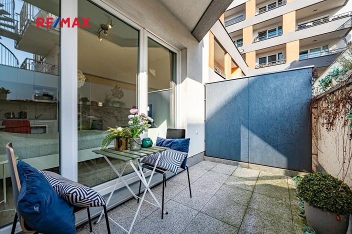 Pronájem bytu 1+kk, Praha - Vršovice, Petrohradská, 30 m2