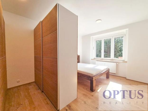 Pronájem bytu 2+1, Praha - Podolí, Podolské nábřeží, 66 m2