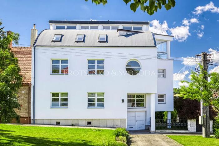 Prodej vily, Křižanov, Benešovo náměstí, 530 m2