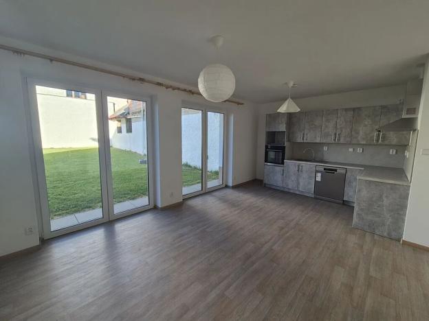 Pronájem bytu 1+kk, Stochov, Osvobození, 39 m2