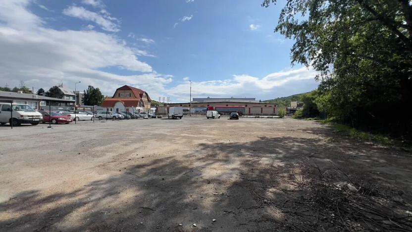 Pronájem komerčního pozemku, Praha - Modřany, Komořanská, 1500 m2