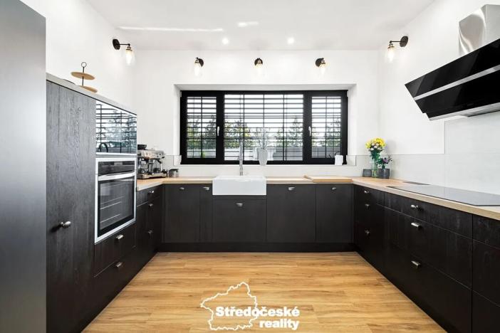 Prodej rodinného domu, Polerady, 240 m2