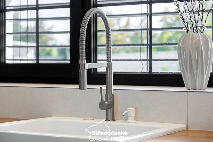 Prodej rodinného domu, Polerady, 240 m2