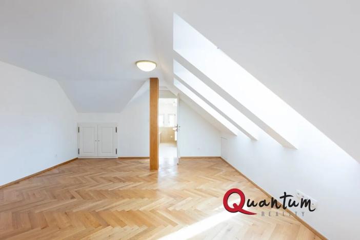 Pronájem rodinného domu, Praha - Střešovice, Pod Ořechovkou, 320 m2