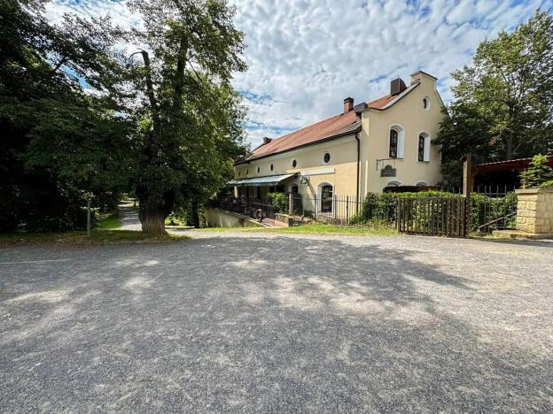 Prodej bytu 1+kk, Praha - Hostavice, Českobrodská, 31 m2