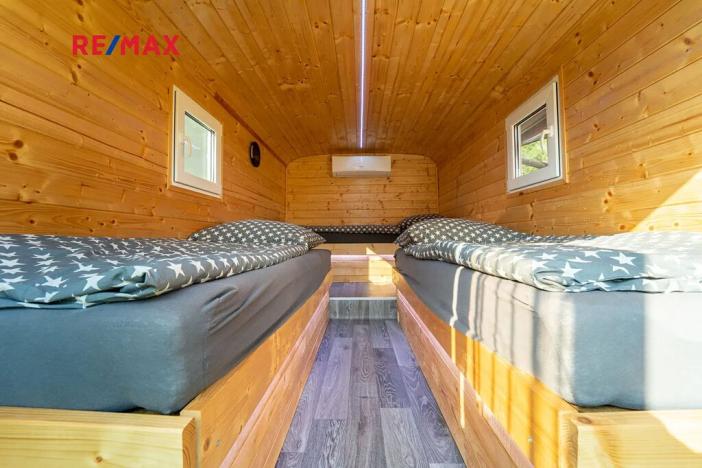 Prodej komerční nemovitosti, Chrášťany, 10917 m2