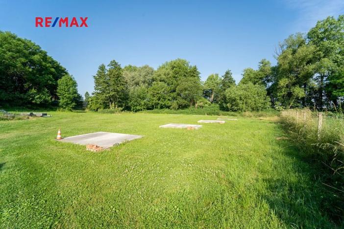 Prodej komerční nemovitosti, Chrášťany, 10917 m2