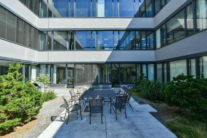 Pronájem kanceláře, Praha - Stodůlky, Siemensova, 2400 m2