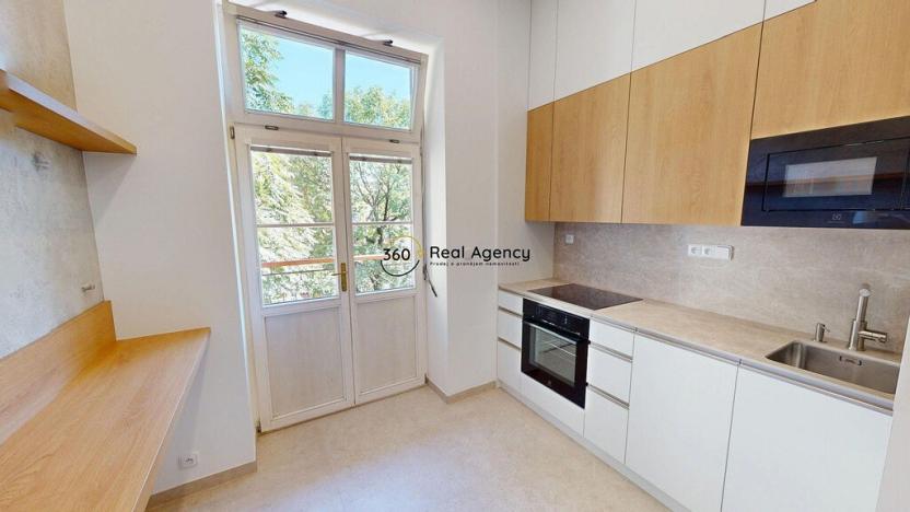 Pronájem bytu 3+1, Praha - Smíchov, Drtinova, 97 m2