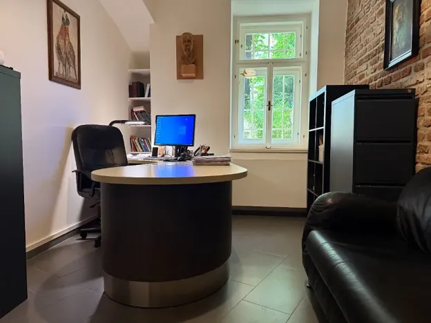 Prodej kanceláře, Praha - Holešovice, Pplk. Sochora, 98 m2