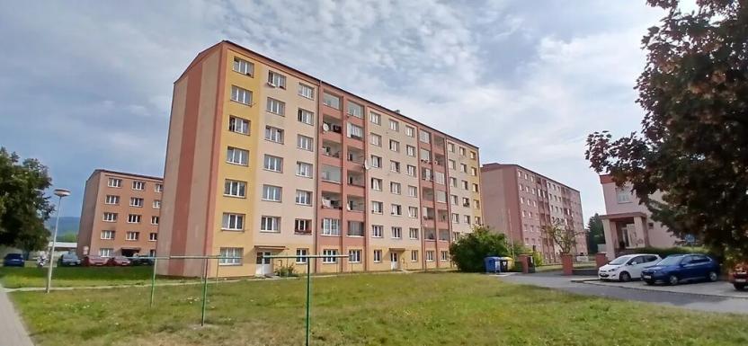 Prodej bytu 3+1, Ostrov, Severní, 69 m2