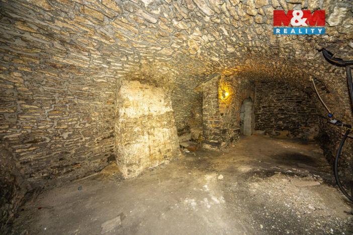 Prodej činžovního domu, Kutná Hora - Kutná Hora-Vnitřní Město, Václavské náměstí, 250 m2