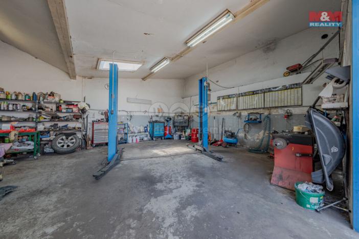 Prodej obchodního prostoru, Šarovy, 400 m2