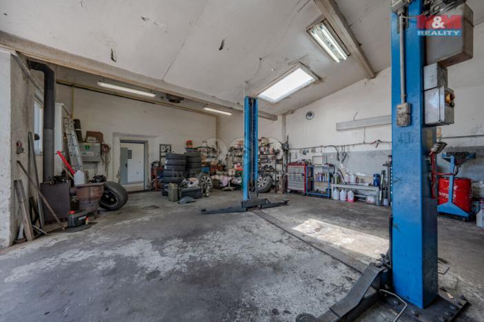 Prodej obchodního prostoru, Šarovy, 400 m2