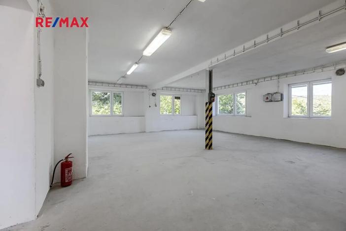 Prodej obchodního prostoru, Zbiroh, Líšenská, 700 m2