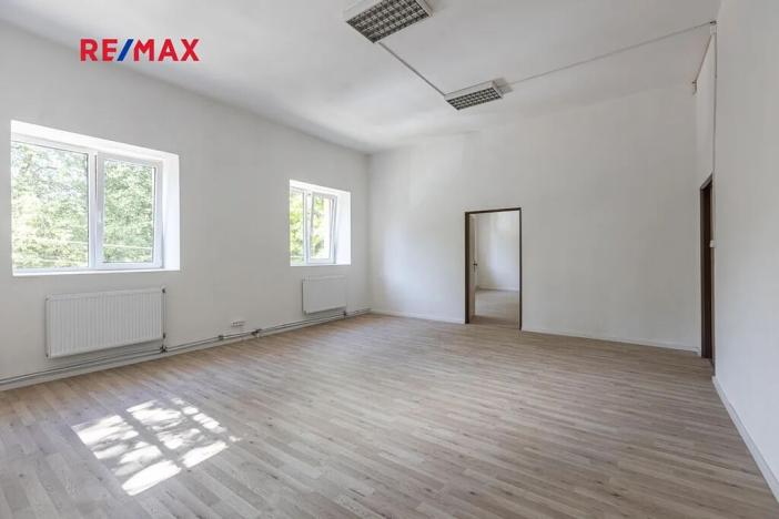 Prodej obchodního prostoru, Zbiroh, Líšenská, 700 m2