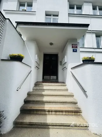 Pronájem bytu 2+1, Praha - Smíchov, U Malvazinky, 69 m2