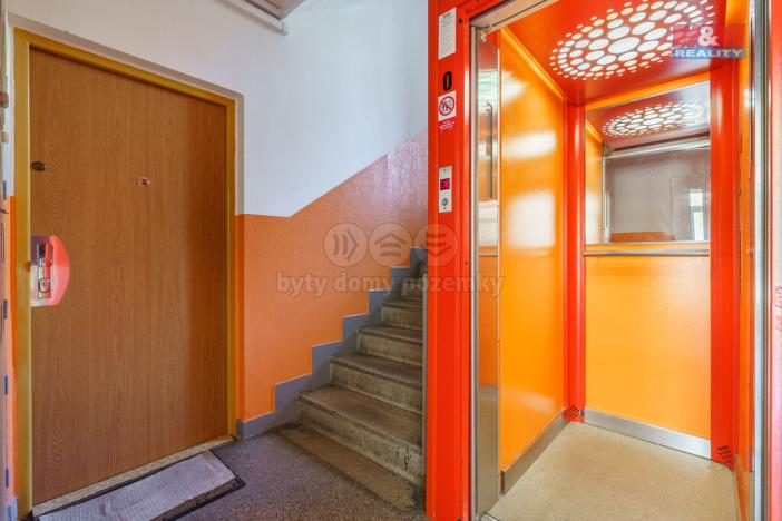 Prodej bytu 3+1, Karlovy Vary - Stará Role, Dvořákova, 83 m2