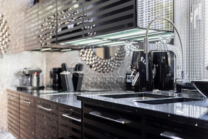 Prodej obchodního prostoru, Zeleneč, Jitrocelová, 150 m2