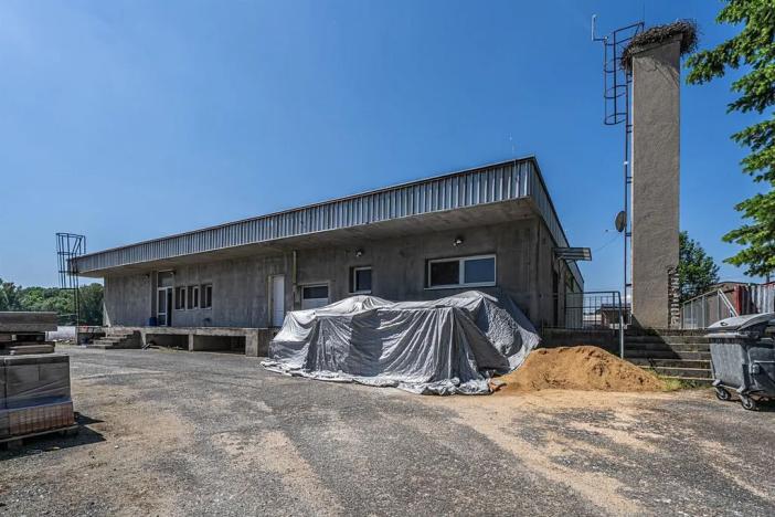 Prodej komerční nemovitosti, Přítluky, 2507 m2