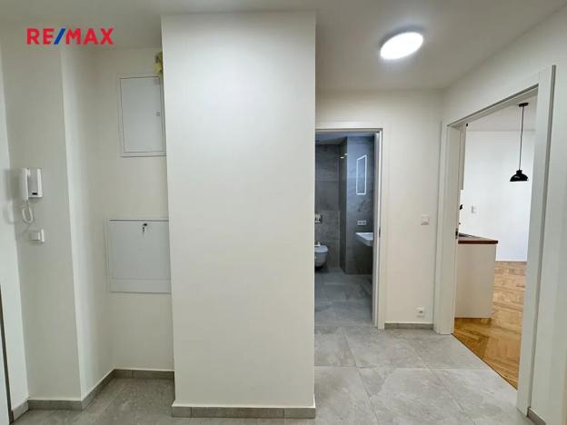Pronájem bytu 2+kk, Praha - Vinohrady, Záhřebská, 49 m2