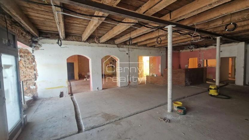 Prodej obchodního prostoru, Nový Bydžov, Dukelská třída, 300 m2