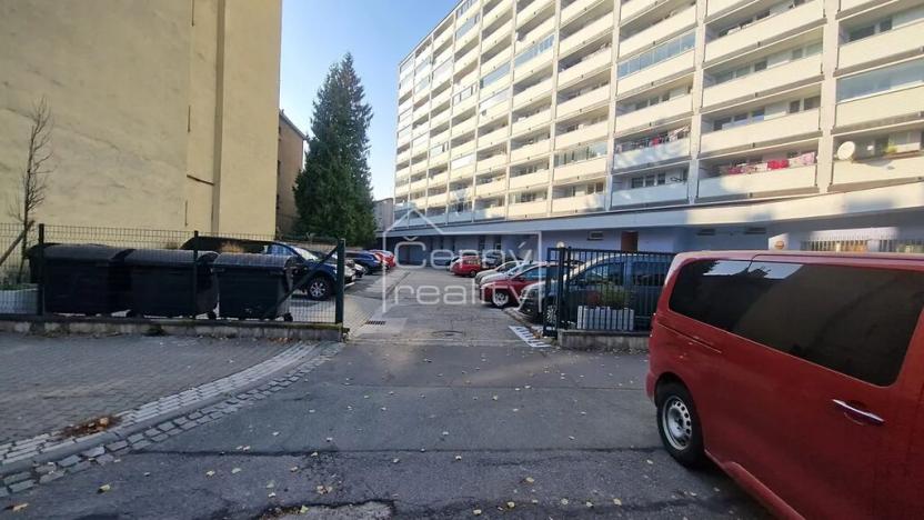 Pronájem obchodního prostoru, Pardubice, Palackého třída, 465 m2