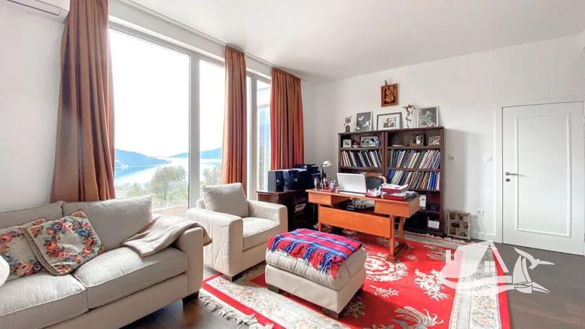 Prodej vily, Kumbor, Černá Hora, 320 m2