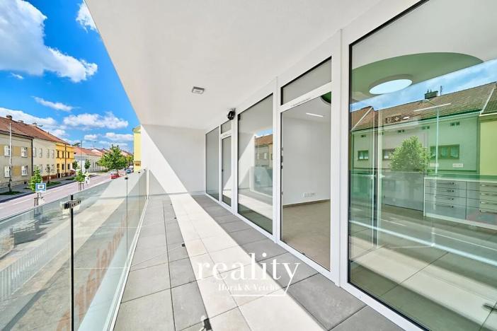 Pronájem kanceláře, Znojmo, Jarošova, 18 m2