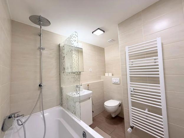 Prodej bytu 2+kk, Praha - Troja, Hnězdenská, 43 m2