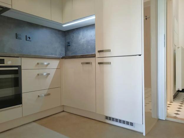 Pronájem bytu 1+kk, Praha - Smíchov, Na Skalce, 37 m2