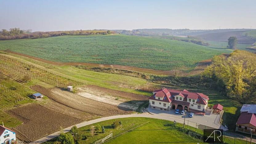 Prodej ubytování, Hovorany, 885 m2