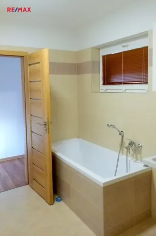 Prodej rodinného domu, Zápy, 216 m2