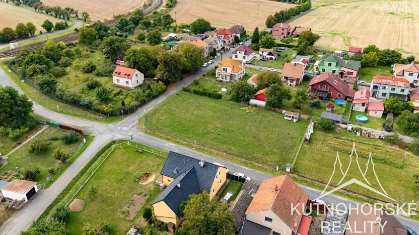 Prodej pozemku pro bydlení, Okřesaneč, 1732 m2