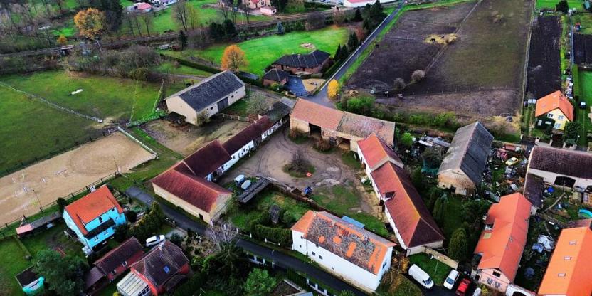 Pronájem pozemku, Straškov-Vodochody, 13702 m2