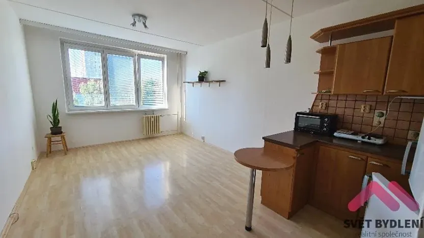Pronájem bytu 1+kk, Praha - Modřany, Levského, 30 m2
