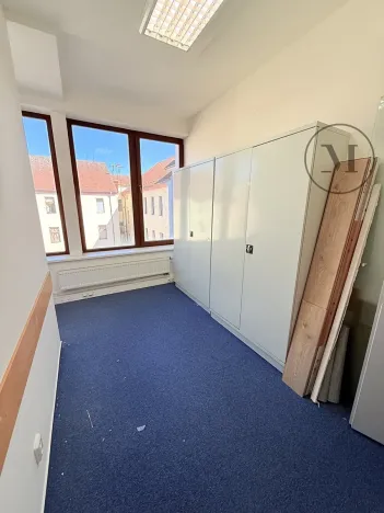 Pronájem kanceláře, České Budějovice, Nádražní, 180 m2