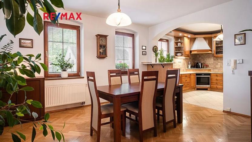 Prodej rodinného domu, Cvikov, Komenského, 298 m2