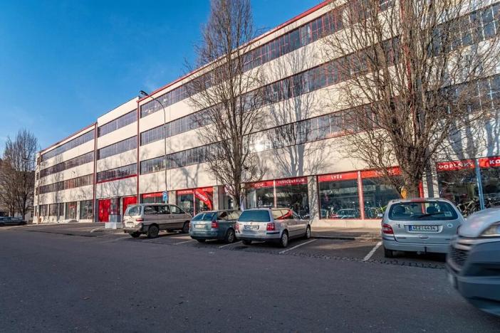 Pronájem komerční nemovitosti, Hradec Králové, náměstí 5. května, 16 m2