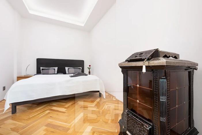 Prodej bytu 2+kk, Praha - Vinohrady, Rybalkova, 38 m2