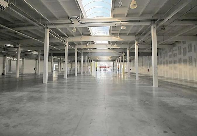 Pronájem obchodního prostoru, Liberec, Doubská, 2750 m2