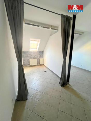 Pronájem obchodního prostoru, Chlumec nad Cidlinou - Chlumec nad Cidlinou IV, Kozelkova, 24 m2