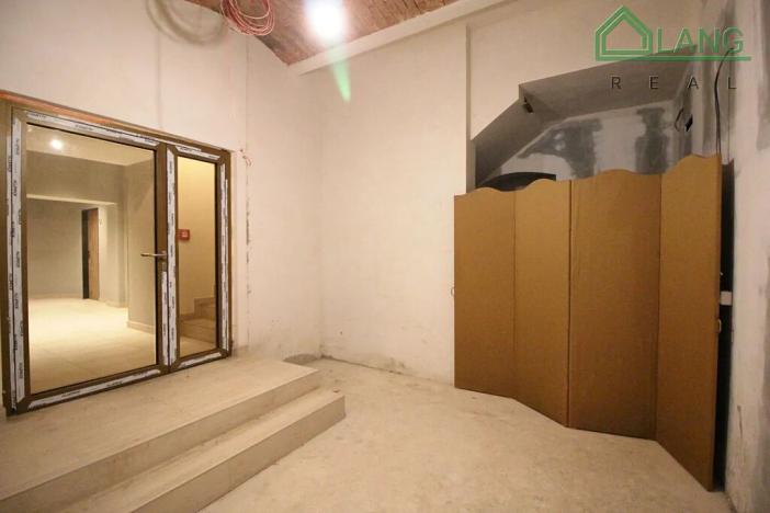 Pronájem obchodního prostoru, Brno, Benešova, 160 m2