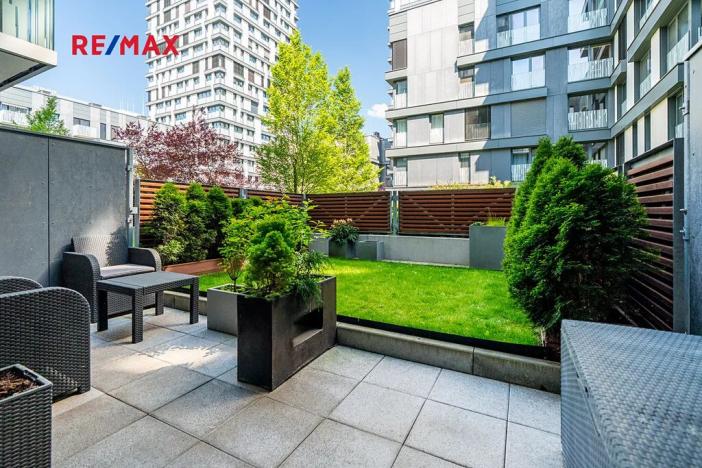 Pronájem bytu 1+kk, Praha - Žižkov, Olšanská, 37 m2