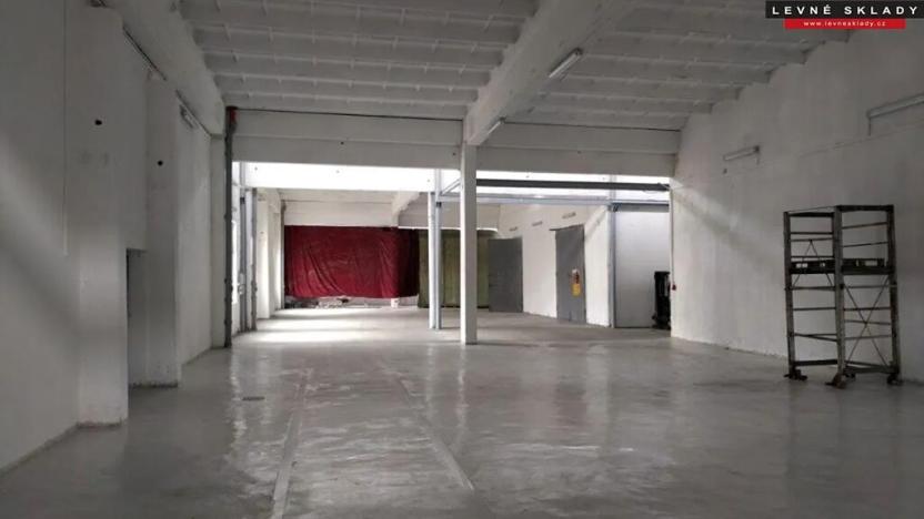 Pronájem skladu, Kolín, 1000 m2
