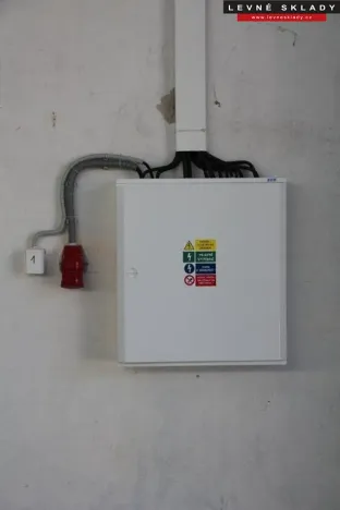 Pronájem skladu, Kolín, 1000 m2